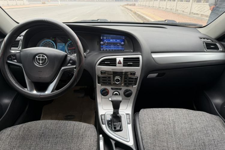 Used Brilliance H530 2017 1.6L Automatic Comfort Model Interior 2