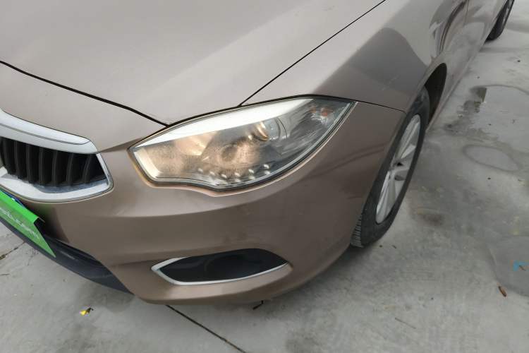 Used Brilliance H530 2017 1.6L Automatic Comfort Model Left Front Headlight