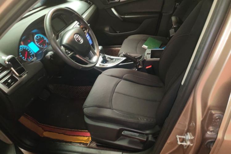 Used Brilliance H530 2017 1.6L Automatic Comfort Model Left Front Seat