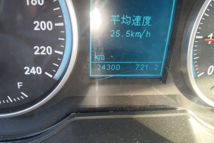 Used Brilliance H530 2017 1.6L Automatic Comfort Model Odometer Close Up