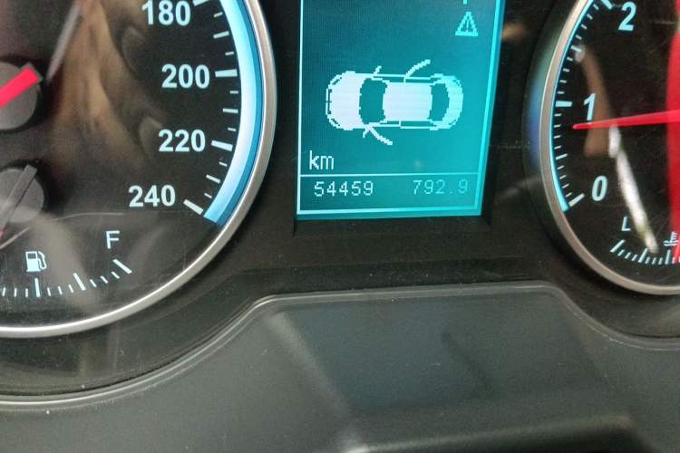 Used Brilliance H530 2017 1.6L Automatic Comfort Model Odometer Close Up
