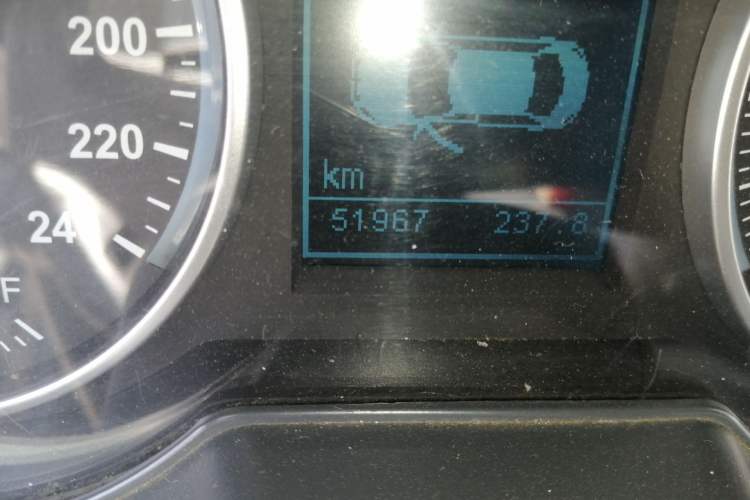 Used Brilliance H530 2017 1.6L Automatic Comfort Model Odometer Close Up