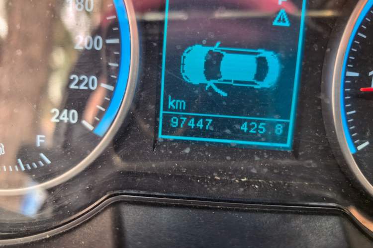 Used Brilliance H530 2017 1.6L Automatic Comfort Model Odometer Close Up