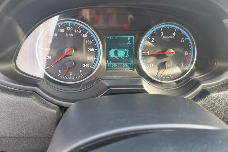Used Brilliance H530 2017 1.6L Automatic Comfort Model Odometer Close Up