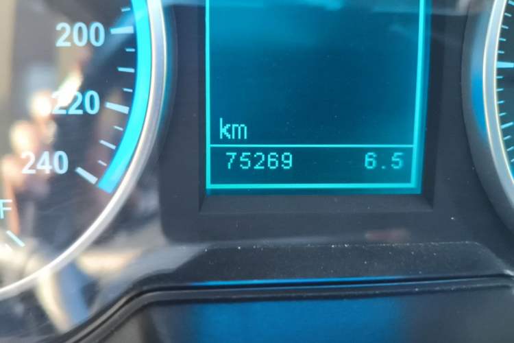 Used Brilliance H530 2017 1.6L Automatic Comfort Model Odometer Close Up