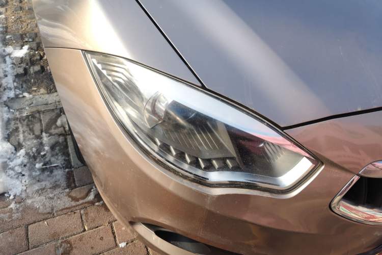 Used Brilliance H530 2017 1.6L Automatic Comfort Model Right Front Headlight