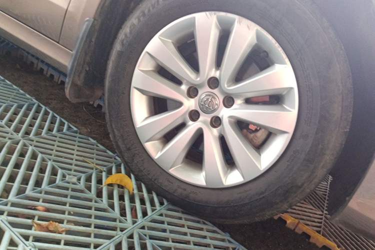 Used Brilliance H530 2017 1.6L Automatic Comfort Model Right Front Wheel Hub
