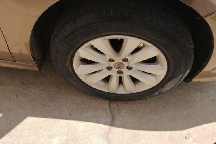 Used Brilliance H530 2017 1.6L Automatic Comfort Model Right Front Wheel Hub