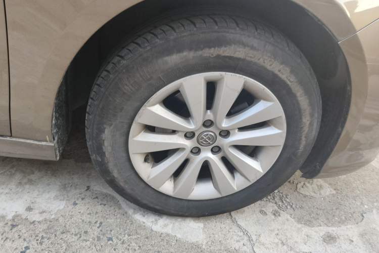 Used Brilliance H530 2017 1.6L Manual Comfort Model Right Front Wheel Hub