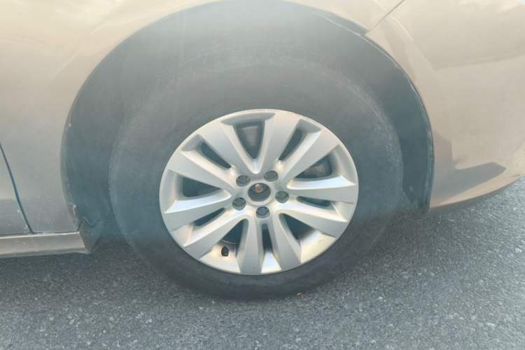 Used Brilliance H530 2017 1.6L Automatic Comfort Model Right Front Wheel Hub