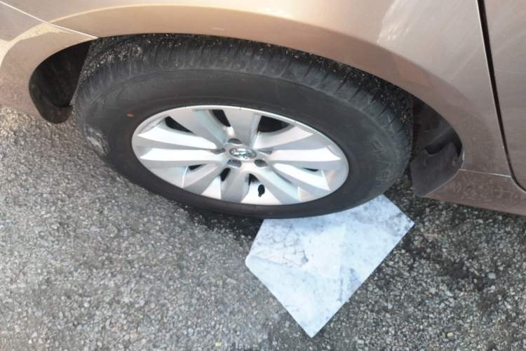 Used Brilliance H530 2017 1.6L Automatic Comfort Model Right Rear Wheel Hub