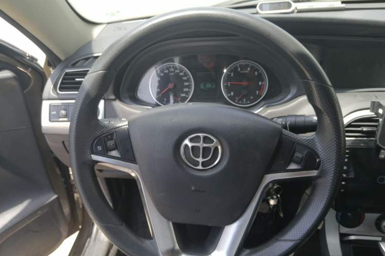 Used Brilliance H530 2017 1.6L Automatic Comfort Model Steering Wheel