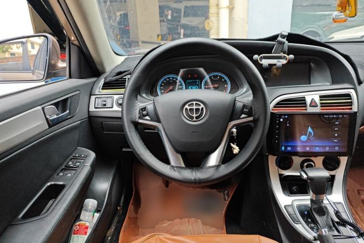 Used Brilliance H530 2017 1.6L Automatic Comfort Model Steering Wheel