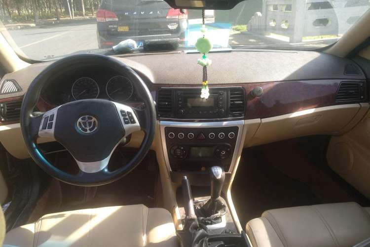 Used Brilliance Junjie 2008 1.8L Manual Luxury Version Center Console