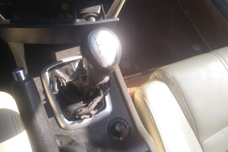 Used Brilliance Junjie 2008 1.8L Manual Luxury Version Gear Lever