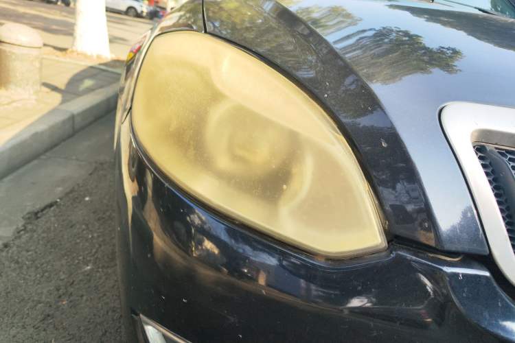 Used Brilliance Junjie 2011 1.6L Manual Comfort Model Right Front Headlight