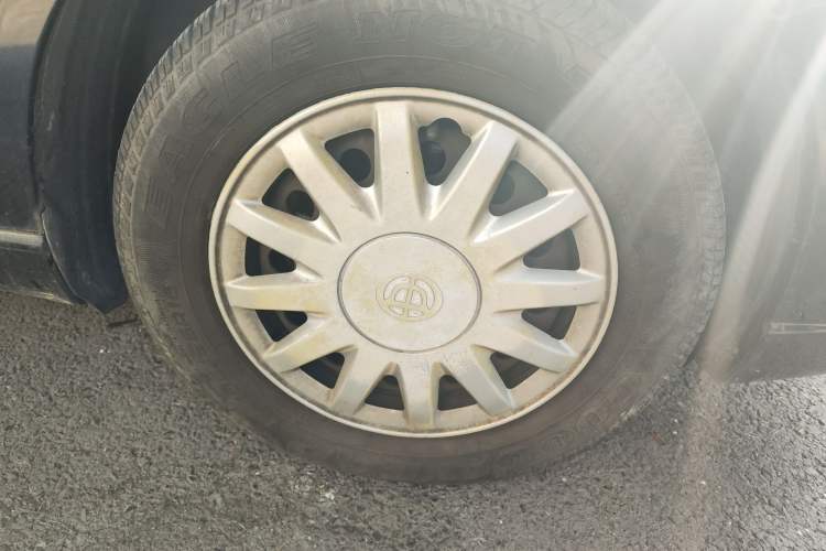Used Brilliance Junjie 2011 1.6L Manual Comfort Model Right Front Wheel Hub