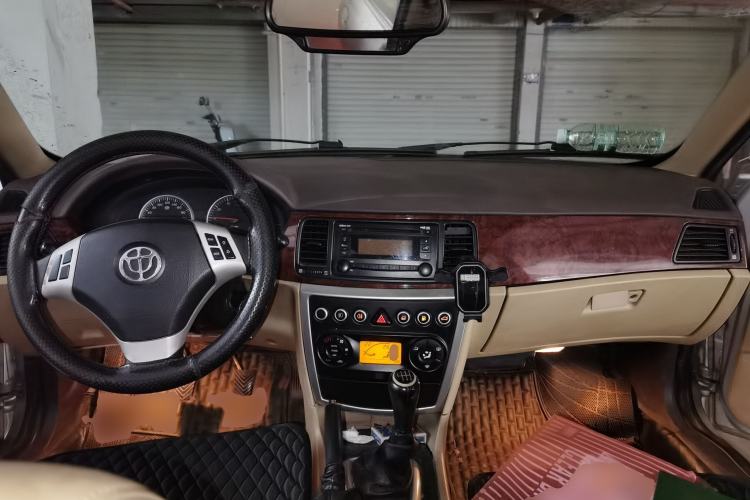 Used Brilliance Junjie 2011 1.8T Manual Luxury Model Center Console
