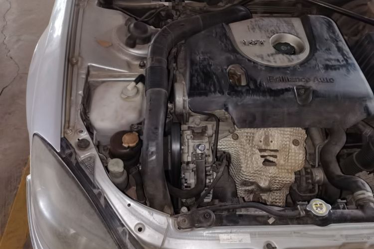 Used Brilliance Junjie 2011 1.8T Manual Luxury Model Engine Bay Right