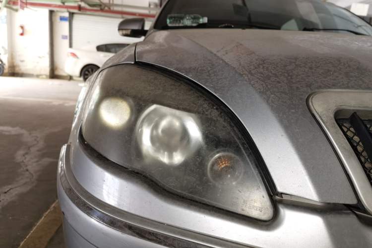 Used Brilliance Junjie 2011 1.8T Manual Luxury Model Right Front Headlight