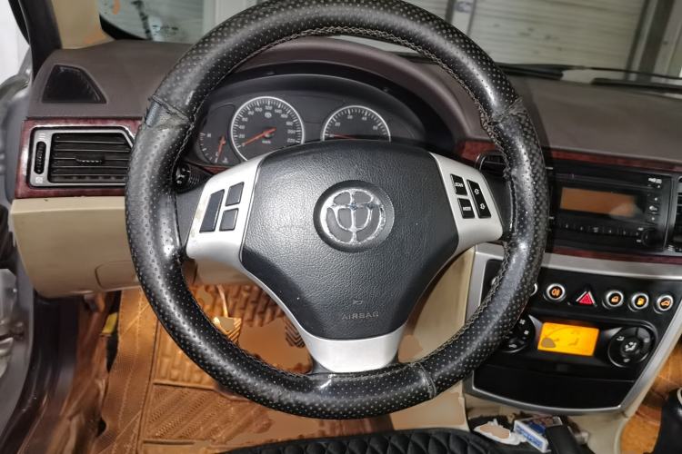 Used Brilliance Junjie 2011 1.8T Manual Luxury Model Steering Wheel