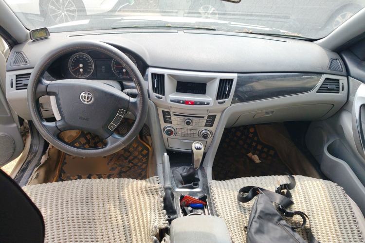 Used Brilliance Junjie 2011 1.6L Manual Comfort Model Center Console