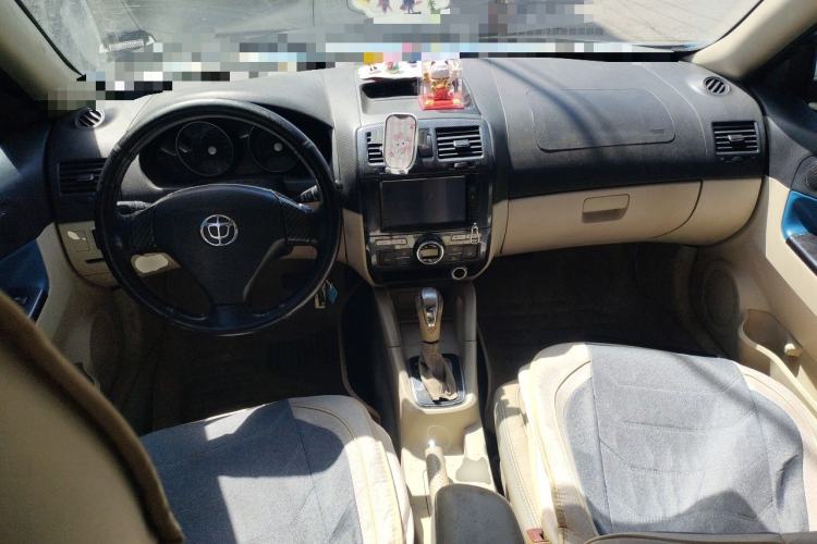 Used Brilliance Junjie Cross 2010 FlyXuan 1.5L Automatic Sport Model Center Console