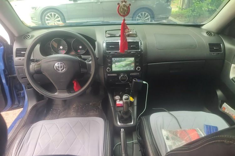 Used Brilliance Junjie Cross 2010 1.5L Manual Luxury Edition Center Console