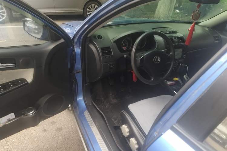 Used Brilliance Junjie Cross 2010 1.5L Manual Luxury Edition Driver Seat
