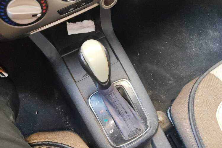 Used Brilliance Junjie Cross 2010 1.5L Automatic Comfort Edition Gear Lever