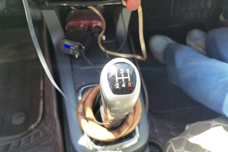 Used Brilliance Junjie FRV 2008 1.3L Manual Comfort Version Gear Lever