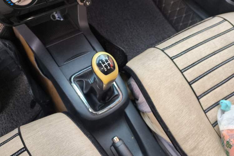 Used Brilliance Junjie FRV 2008 1.3L Manual Comfort Version Gear Lever