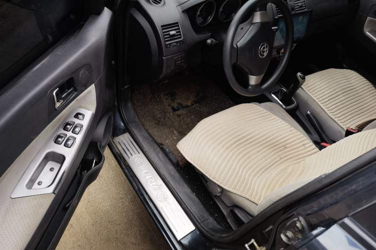 Used Brilliance Junjie FRV 2010 1.3L Manual Luxury Version Driver Seat