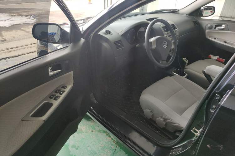 Used Brilliance Junjie FRV 2010 1.3L Manual Luxury Version Interior 2
