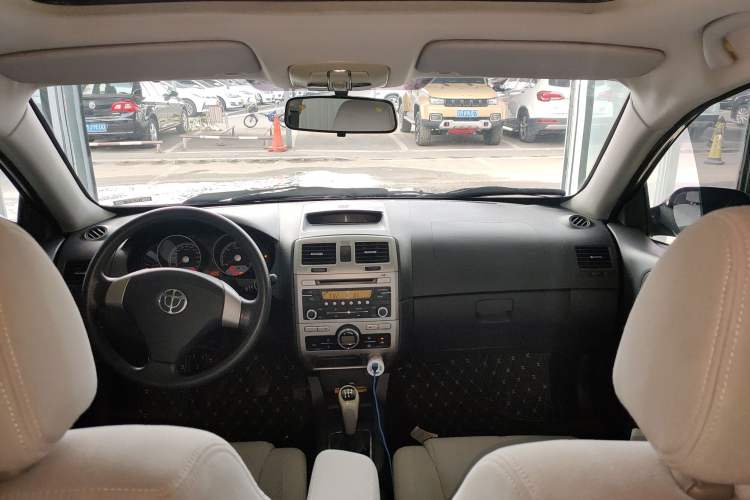 Used Brilliance Junjie FRV 2010 1.3L Manual Luxury Version Interior 3