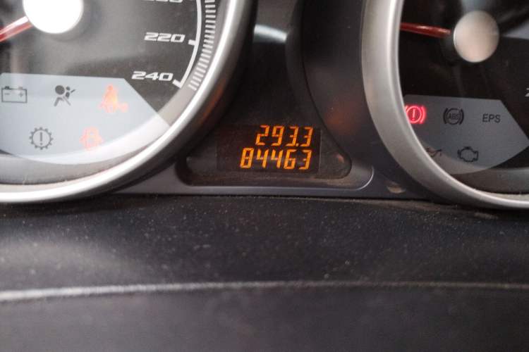 Used Brilliance Junjie FRV 2010 1.3L Manual Comfort Edition Odometer Close Up