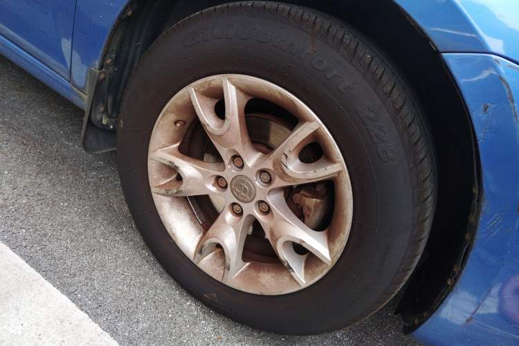 Used Brilliance Junjie FRV 2010 1.3L Manual Comfort Edition Right Front Wheel Hub