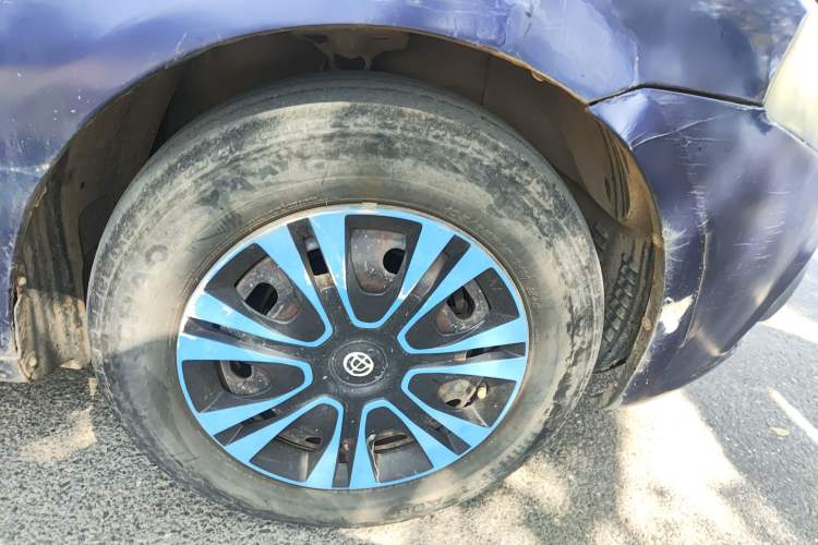 Used Brilliance Junjie FRV 2010 1.3L Manual Comfort Edition Right Front Wheel Hub