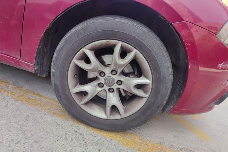 Used Brilliance Junjie FRV 2010 1.3L Manual Luxury Version Right Front Wheel Hub
