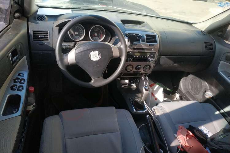 Used Brilliance Junjie FRV 2010 1.3L Manual Comfort Edition Center Console