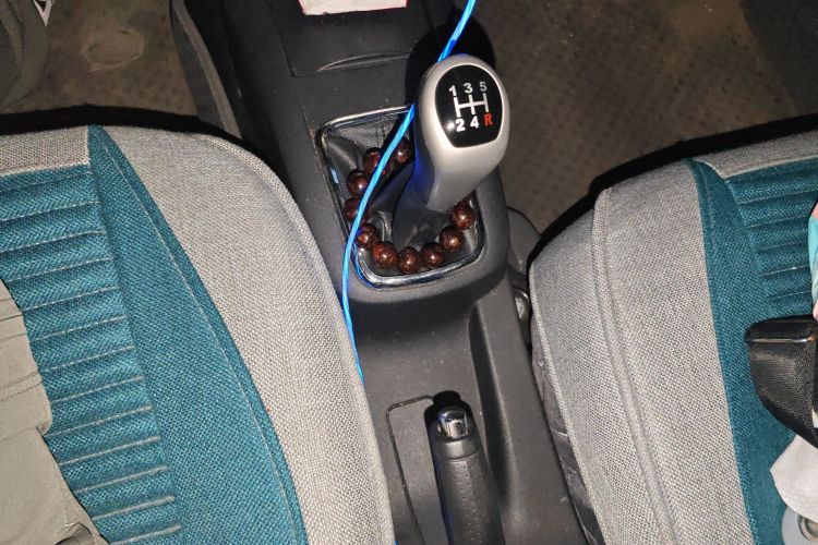 Used Brilliance Junjie FRV 2010 1.3L Manual Comfort Edition Gear Lever