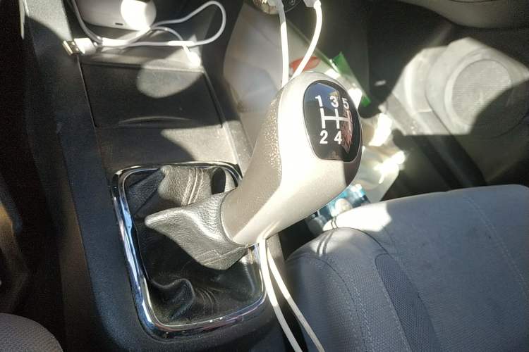 Used Brilliance Junjie FRV 2010 1.3L Manual Comfort Edition Gear Lever