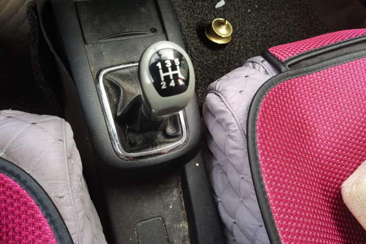 Used Brilliance Junjie FRV 2010 1.3L Manual Comfort Edition Gear Lever