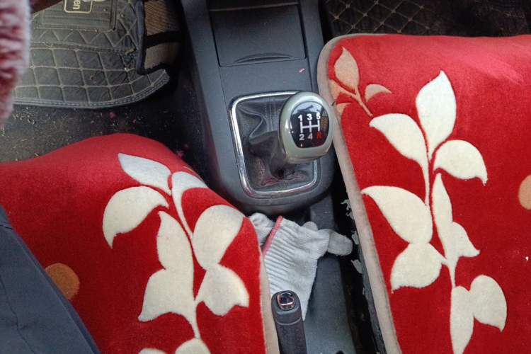 Used Brilliance Junjie FRV 2010 1.3L Manual Comfort Edition Gear Lever