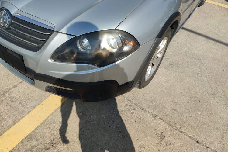 Used Brilliance Junjie FRV 2010 1.5L Automatic Comfort Edition Left Front Headlight