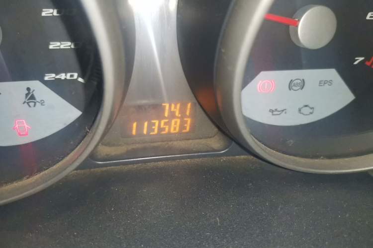 Used Brilliance Junjie FRV 2010 1.3L Manual Luxury Version Odometer Close Up
