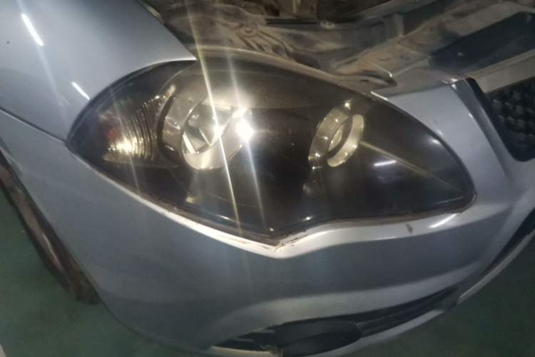 Used Brilliance Junjie FRV 2010 1.3L Manual Luxury Version Right Front Headlight