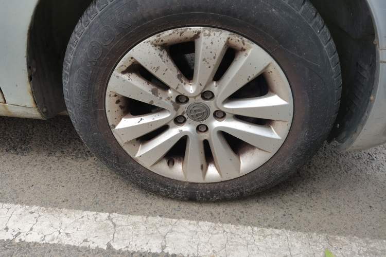 Used Brilliance Junjie FRV 2010 1.3L Manual Comfort Edition Right Front Wheel Hub
