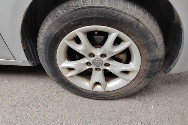 Used Brilliance Junjie FRV 2010 1.3L Manual Luxury Version Right Front Wheel Hub