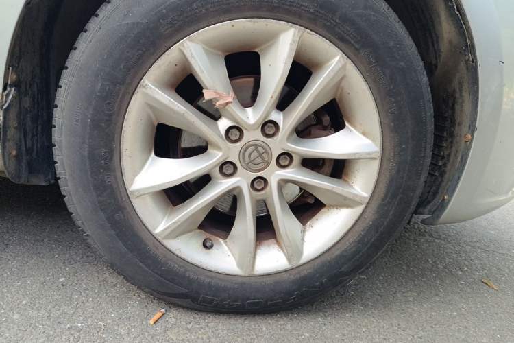 Used Brilliance Junjie FRV 2010 1.3L Manual Comfort Edition Right Front Wheel Hub